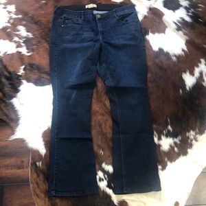 Bundle 2 get 1 free all jeans!